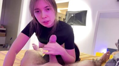 Russian beauty shows a master class with a dick