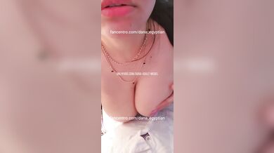 Dana Egyptian دانا المصريه..دخلت لقيت زبه واقف و مقدرتش امسك نفسى كلام مصرى واضح