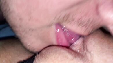 خواهر شوهرم با لباس سکسی روی تخت خوابیده بود و من بدون اینکه شوهرش بداند شروع به لعنت کردنش کردم????