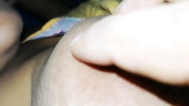 Nipple එකට දැප දෙනකොට එයාගෙ කෙදිරිය/Nipple play.