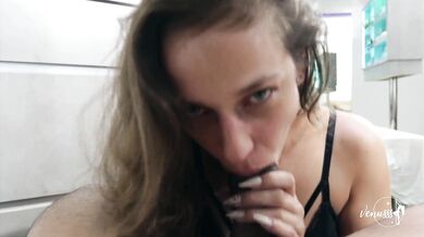 Safada perdendo a virgindade do cu