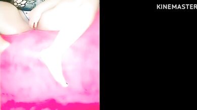 Post kiam mi disiĝis kun mia amiko, mi restis sola, kaj ili ĉiam lacigis min, bezonis karesojn kaj k