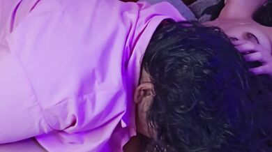 صديقتي تحب لمس كسها فهي عاهرة وزوجها لا يعرف