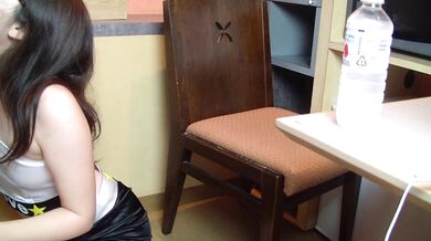 レオタード姿の日本人レースクイーンがホテルで責められる