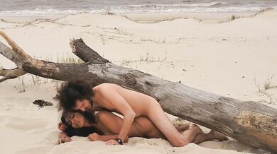 Me cojo a una nativa en playa paradisiaca