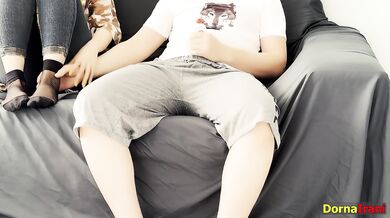 ابجیم از سر کار خسته اومد خونه گفت پاهاش درد میکنه مکالمه خیلی زیاد فارسی قسمت اول step sister