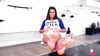 Nolina Nyx Foot JOI and beginning of BJ