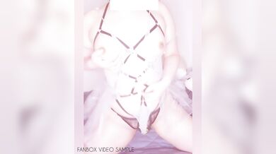 Waist swing nipple orgasm masturbation for the first time in 3 days