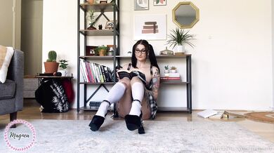 Slutty Nerd Turned On By Erotica ASMR Bootyclapping