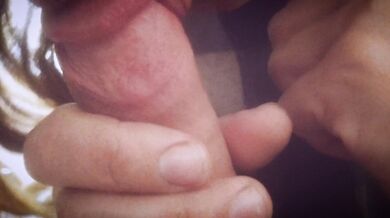 Azeri seksi evli utancaq xala subay oglanin sikini calir ve amcigini sikdirir YENI