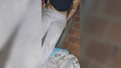 أخي غير الشقيق يغويني ونمارس الجنس????????????????????