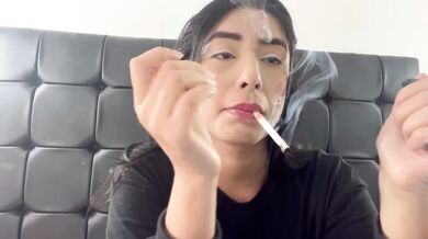 especialista fetichismo fumar puta