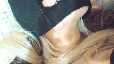 Busty blonde's winter blowjob! LIL DAFFY