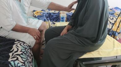 ???? مشيت عند فقيه باش يطلقني من راجلي زبو ???? صغير شفت زب فقيه عجبني ???? كبير حواني