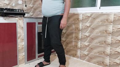 جوزي جاب اوسطة يصلح الفرن أو يصلح كسي زبرو ???? كبير فشخ طيزي