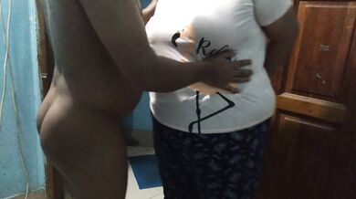 ابن الخطوة يفاجئ زوجة الأب المقيدة - Morocco MILF New Marrid Stepmom Handcuffed By Stepson