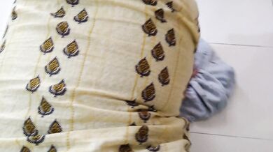 كانت عمتي البنجاب المسلمة الساخنة تنظف المنزل عندما رآها صبي الجيران ومارس الجنس - Punjabi Aunty Sex