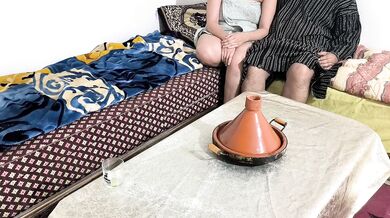 مغربية تتحول مع جوج رجال ???? فلان مغربي ????