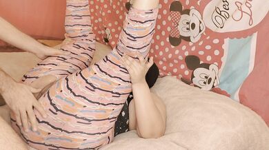 نيك مرات عمى الشرموطة فى طيزها وكسها اسمع بتقول اى سكس عربى مصرى بصوت واضح اوسخ سكس هتشوفو