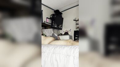 casal amador fazendo sexo. Vídeo caseiro com uma garota loira