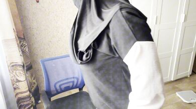 Friend's hot wife gives jerk off instructions