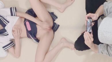 【Amateur video】A sex friend wears his sister's uniform and wants sperm from shaved pussy...