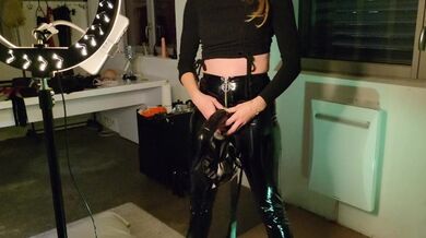 Séance virtuelle domination humilation