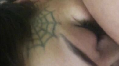 Latina Sluts In Squirting Threesome