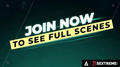 21 SEXTREME - Kinky casal de lésbicas lambem e dedos fodem as bucetas uma da outra