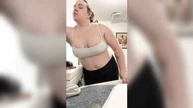 POV: trying to be sexy doing chores