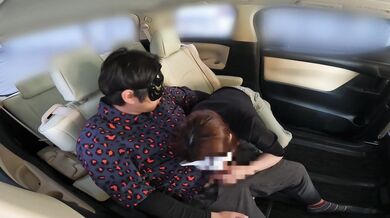 旦那の病院に付き添いに来て駐車場不倫相手とカーセックスしてアナルに大量ぶっかけされてしまう人妻