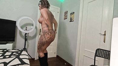 Dominatrix Danaxmuscles orders them to cum in her boots