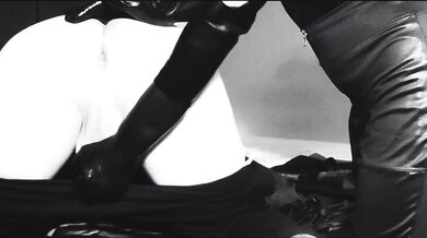 Dilating the slave´s ass for a fuck