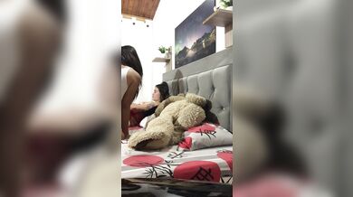 My friends get horny and make a video masturbating