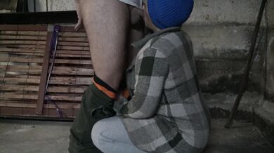 French girl meets with old pervert in abandoned building