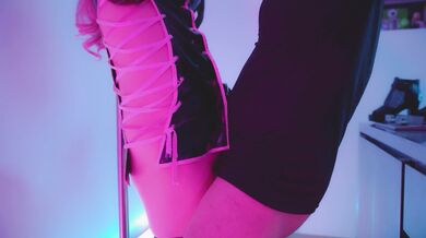 Echiechi my kanojo - A café girl dressed as an erotic nurse orders and swallows a customer's sperm.