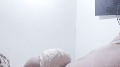 मेरो सौतेनी बहिनीलाई उनको अन्डरवियरमा देखेर म सिङ्गो हुन्छु र मैले ज्वरो शान्त पार्न द्रुत प्रस्ताव