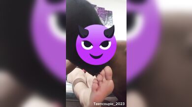 خليت الكلب يلعق ويلحس رجلي ونكيتو