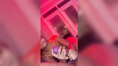 You wish you could worship my feet like this