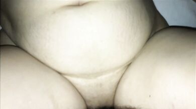 Evli Kadın Otel Barmenine Veriyor