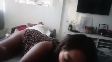 Acordei cheio de tesão e peguei minha olhando da janela não resisti e acabei fudendo ela