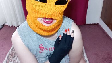 زن شوهر دار یه دل سیر کس میده و ساک میزنه آخرشم آب کیر قورت میده (کاملا داستانی و پر از حرفای سکسی