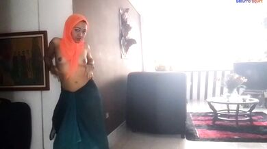 Saturn Squirt, Muslim reveals herself and makes a stripper BALADGHAYA ????????