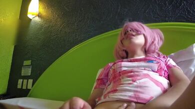 screaming otaku girl