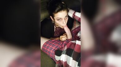 Pale Vampire Tinder Date Sucks Big White Veiny Cock for Blud but Gets Huge Cumload in Mouth Instead