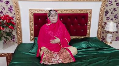 Most Beautiful Pakistani Mature Bride Sex With Dildo in Wedding Dress