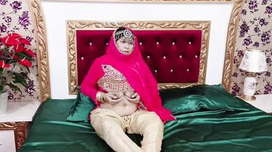 Most Beautiful Pakistani Mature Bride Sex With Dildo in Wedding Dress