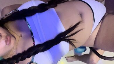 ست متزوجة خاينه بتراسلني فتندر عشان اجي لبيتها وافشخها ما استحملت صراحة صار زبي نار????????????